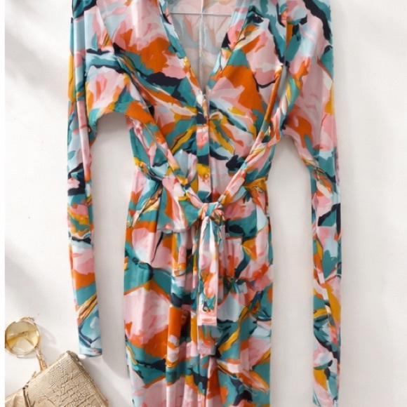 Bar III Dresses & Skirts - Bar III Vibrant Long Sleeve Dress